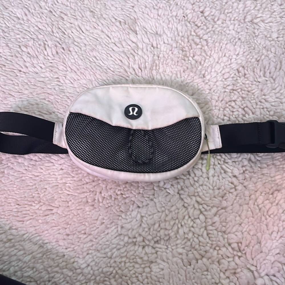 Lululemon belt bag. Great condition.